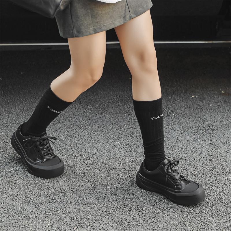 Пара кроссовок для спорта и отдыха, универсальные мужские и женские туфли в студенческом стиле, небольшие кожаные туфли для езды на работу, чтобы сменить обувь для кроссовок 66643-J