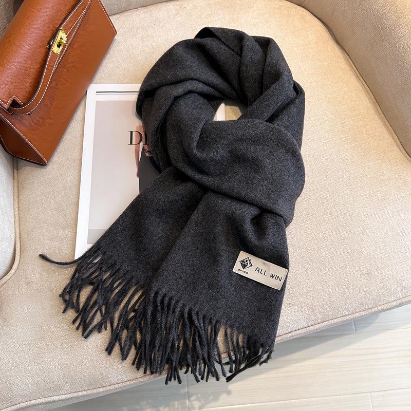 Стильный однотонный шерстяной шарф, 100% шерсть, теплый, удобный, универсальный, с длинными кисточками.