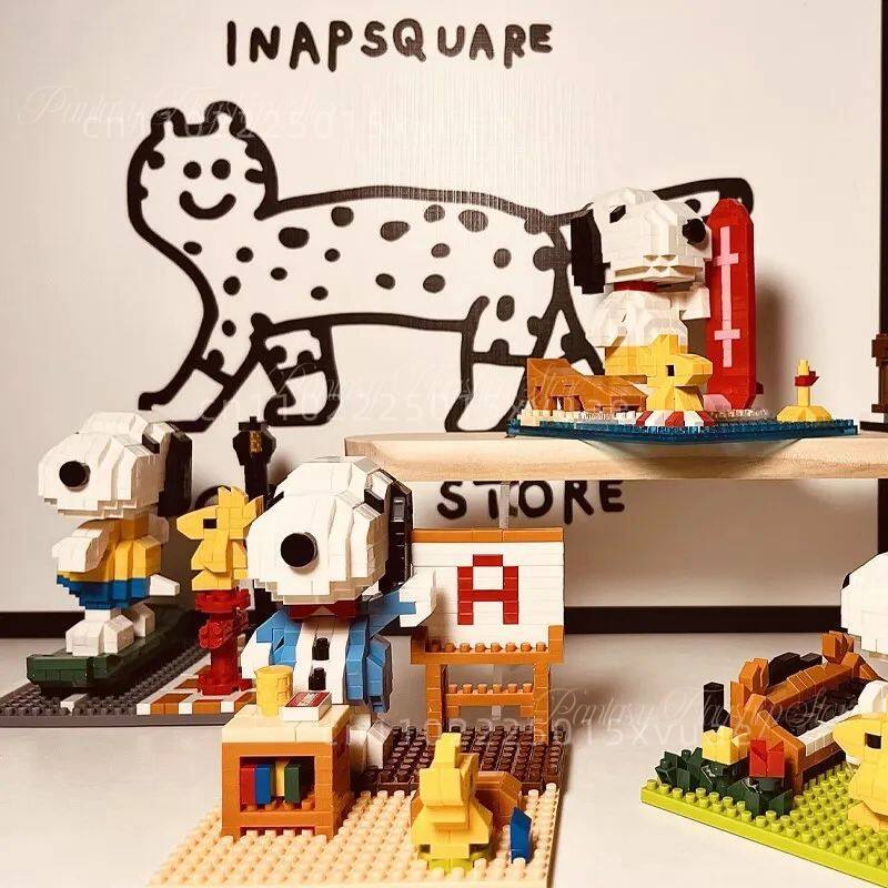 Snoopy Building Blocks Small Particles Micro-scene Assembly Model Toys Street Scene Decoration Collectible Children Holiday Gift