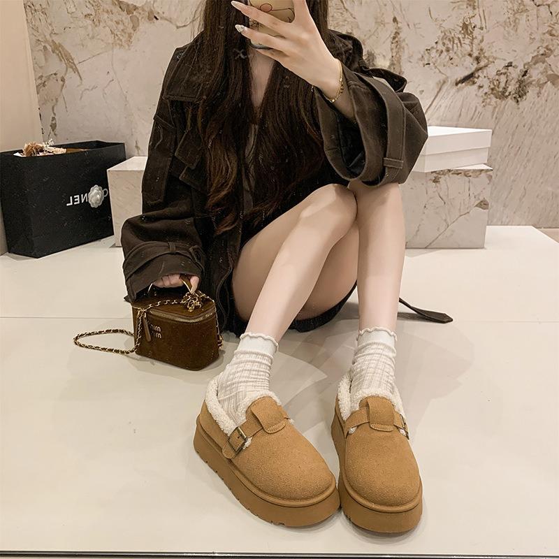 Women's fluffy snow boots, autumn and winter thick-soled one-pedal low-top bread women's shoes, velvet cotton shoes