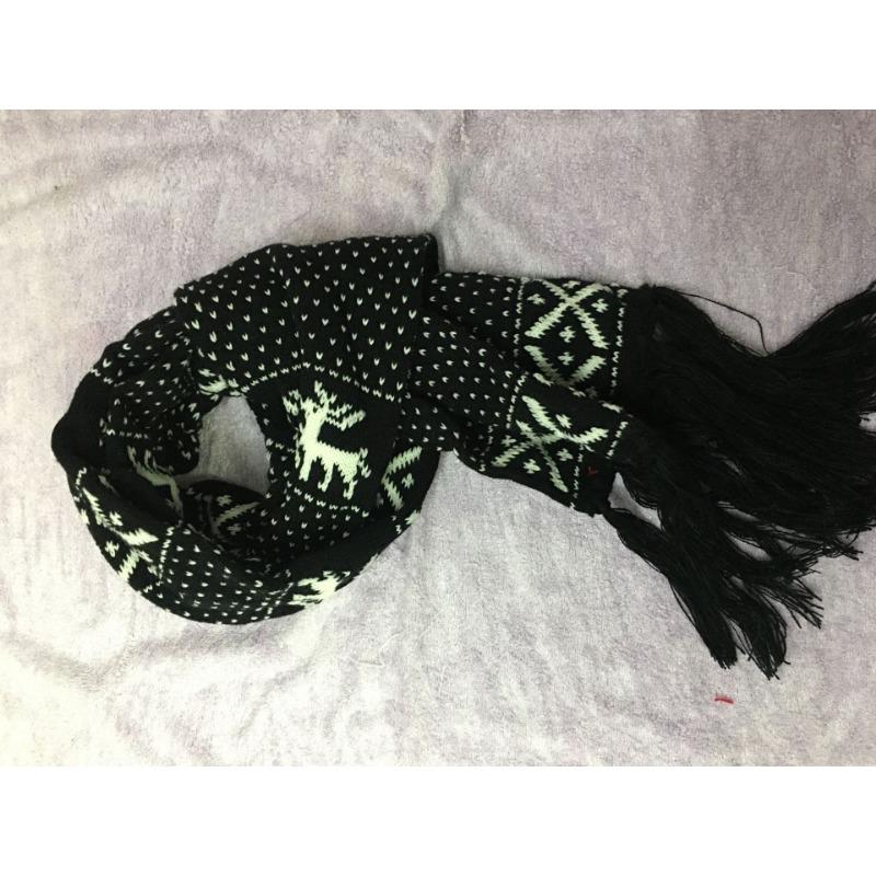 Self-produced and Self-sold Couple Wool Warm Deer Knitted Scarf Christmas Snowflake Deer Scarf Double-sided Fashion Scarf