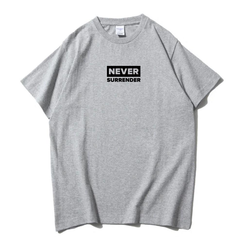 Футболка Never Surrender Чарли Кирк Футболка Свобода Хлопок Круглый вырез Короткий рукав Мужские футболки Повседневная Свободная Модная Мужская/Женская Футболка