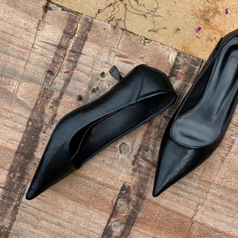 2024 Модная женская обувь на низком каблуке для женщин, горячая распродажа, леопардовый принт, офис и карьера, сексуальные туфли с острым носком, однотонные каблуки для женщин