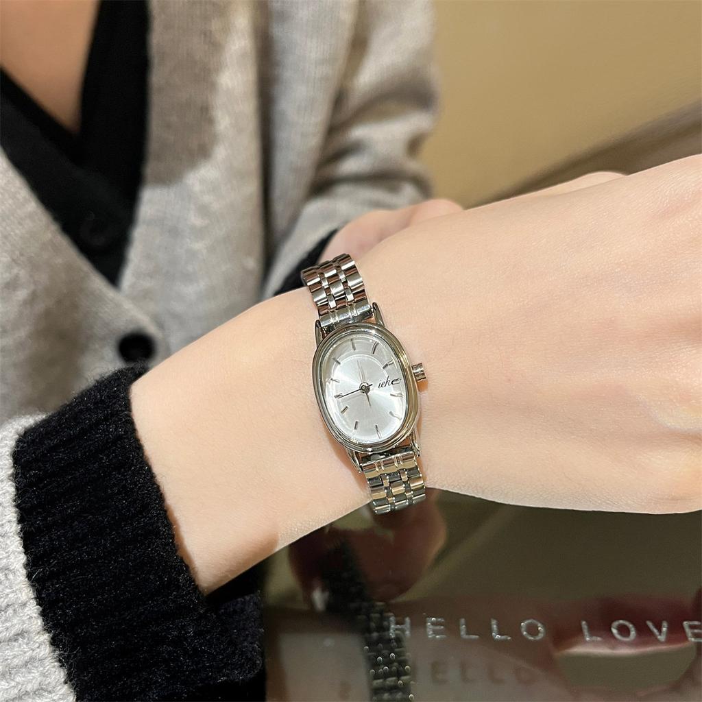 Luxurious And Classic Oval-Shaped, Minimalist, High-End Quartz Watch With A Steel Strap, Perfect For Stylish Female Students.