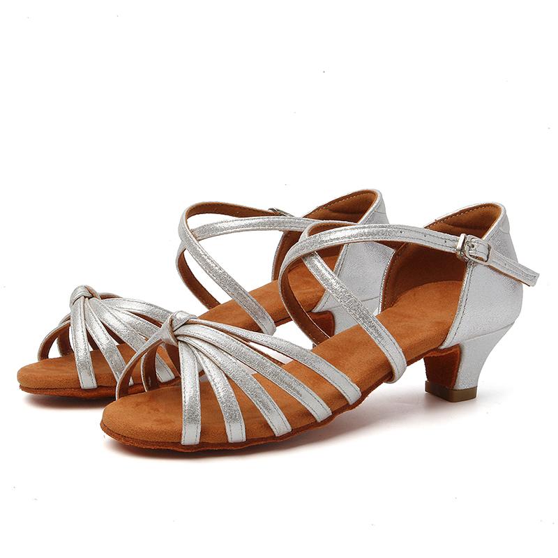 Женская обувь для латиноамериканских танцев для детей, мягкая подошва, обувь для бальных танцев, обувь для сальсы и чачи, каблук 4 см