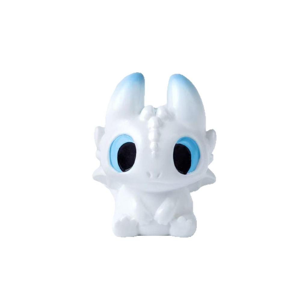 Очаровательная фигурка Беззубика: Милый орнамент для консоли автомобиля или рабочего стола