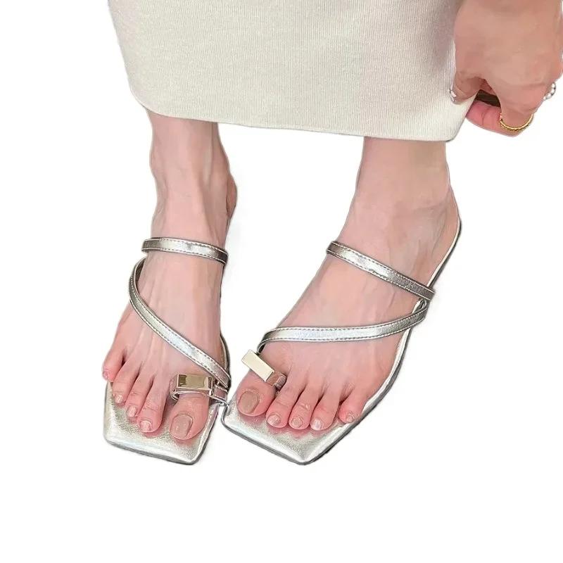 Fashion Women's Shoes 2024 New Thong Women's Slippers Summer Open Toe Dress Slippers Women Metal Decoration Square Toe Low Heel Sandals