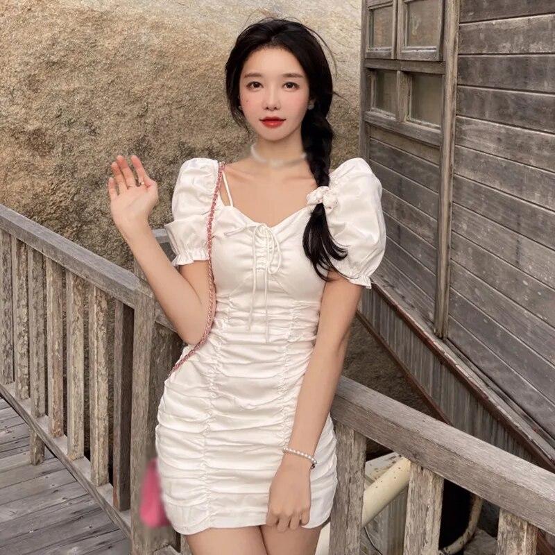 Женские тонкие милые платья с короткими рукавами и квадратным вырезом на шнуровке