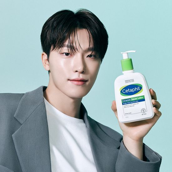 Cetaphil Лосьон с керамидами 473 мл специальный (+ 1 брелок для ключей Fidget Dino в комплекте)