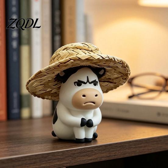 Cute Desk Accessories Straw Hat Cow Car Ornament, Creative Desktop Figurine Mini Ornaments with Hat, Cartoon Dashboard Decor, Interior Decoration