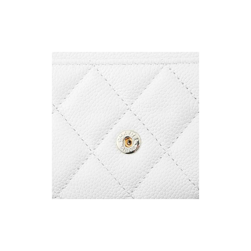 Chanel 23C Классический стиль Вертикальный Золотая этикетка Двойной логотип C Стеганый узор Блестящая текстура Телячья кожа с держателем для карт из золотого металла Маленький Женский Белый