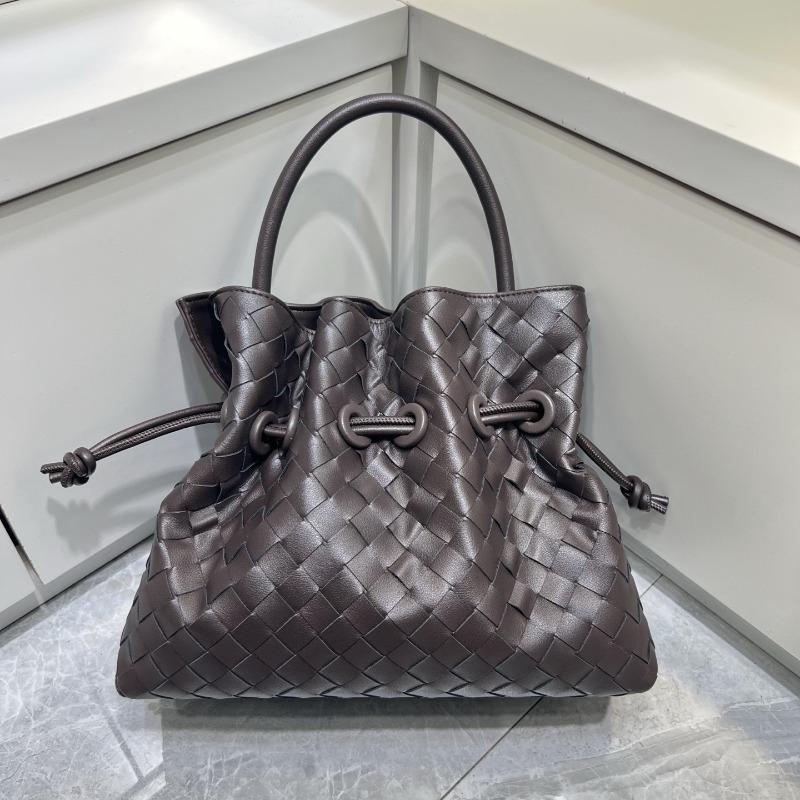 New lucky bag woven bag leather pleated drawstring cloud bag fashionable large capacity shoulder messenger bag