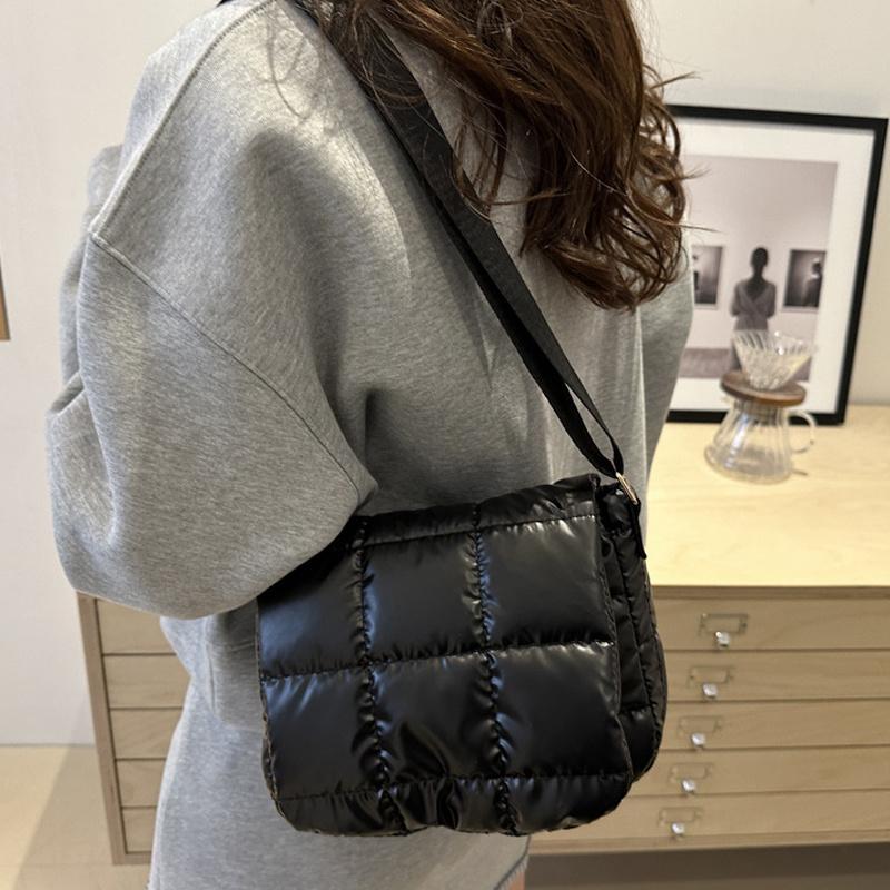 Yogodlns Women Elegant Quilted Shoulder Bags Cloud Pleated Bubbles Crossbody Bag Fashion Simple Solid Color Commute Shopping Bags