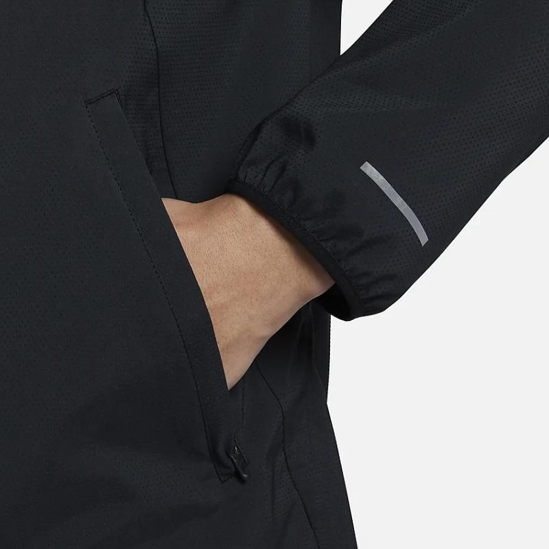 Nike Куртка мужская с капюшоном Windrunner Energy Running, черная FN3306-010