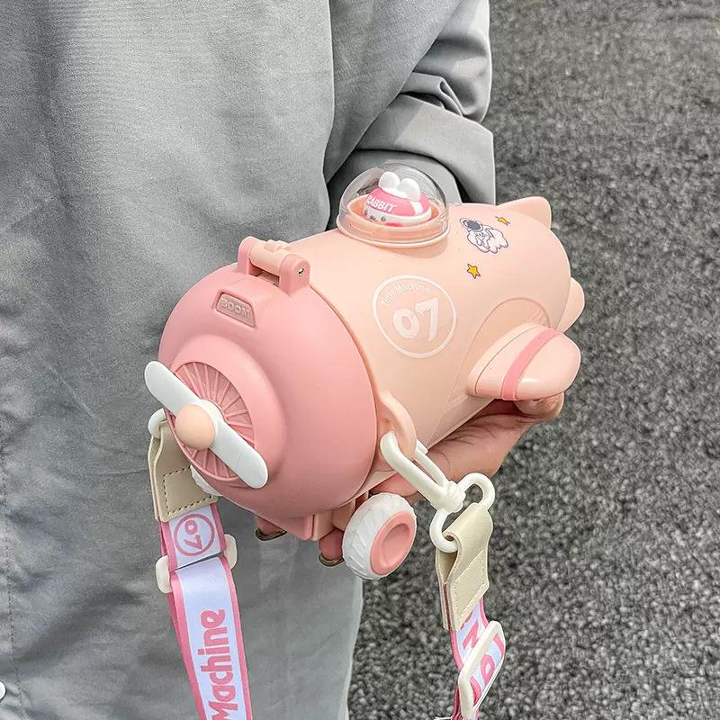 Креативный стакан с трубочкой Tritan в виде самолета для мальчиков - Безопасный, прочный, дизайн кроссбоди