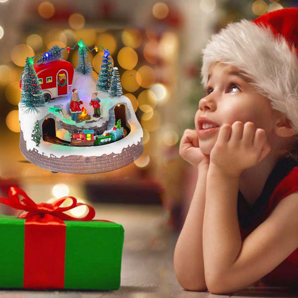 Рождественская деревенская сцена с костром со светодиодными огнями и движущимся поездом. Украшения для дома, настольные украшения, праздничные дисплеи USB.