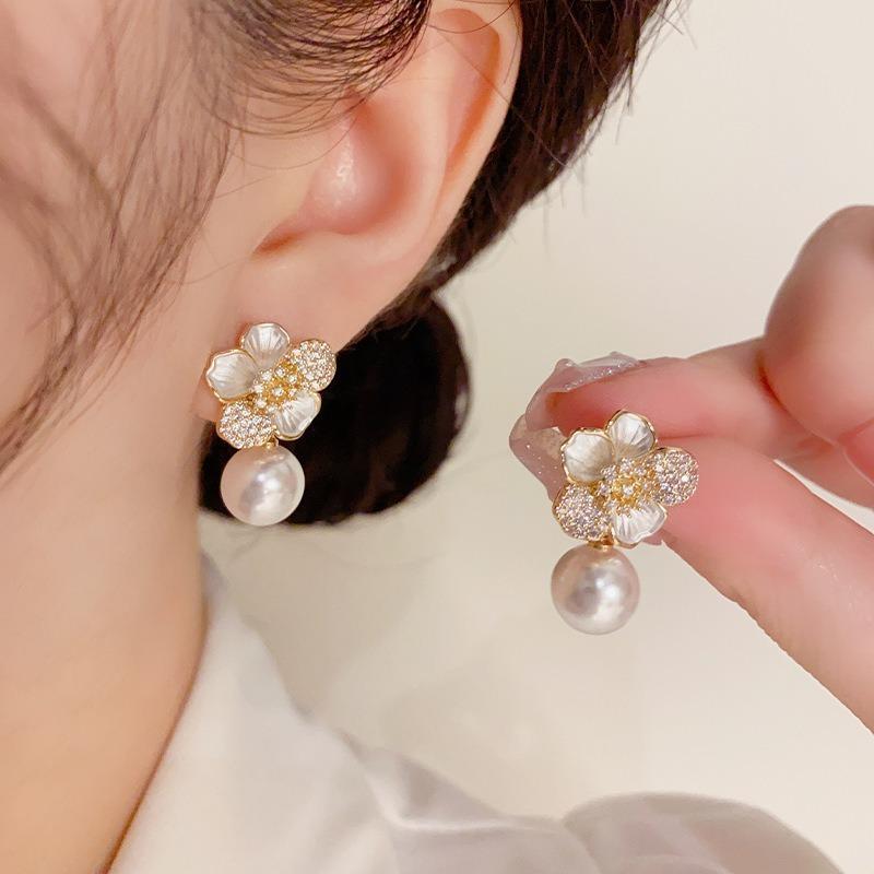 Temperament Shiny Zircon Flowers Stud Earrings For Women Girls Light Luxury Imitation Pearl Earring Party Wedding Ear Jewelry