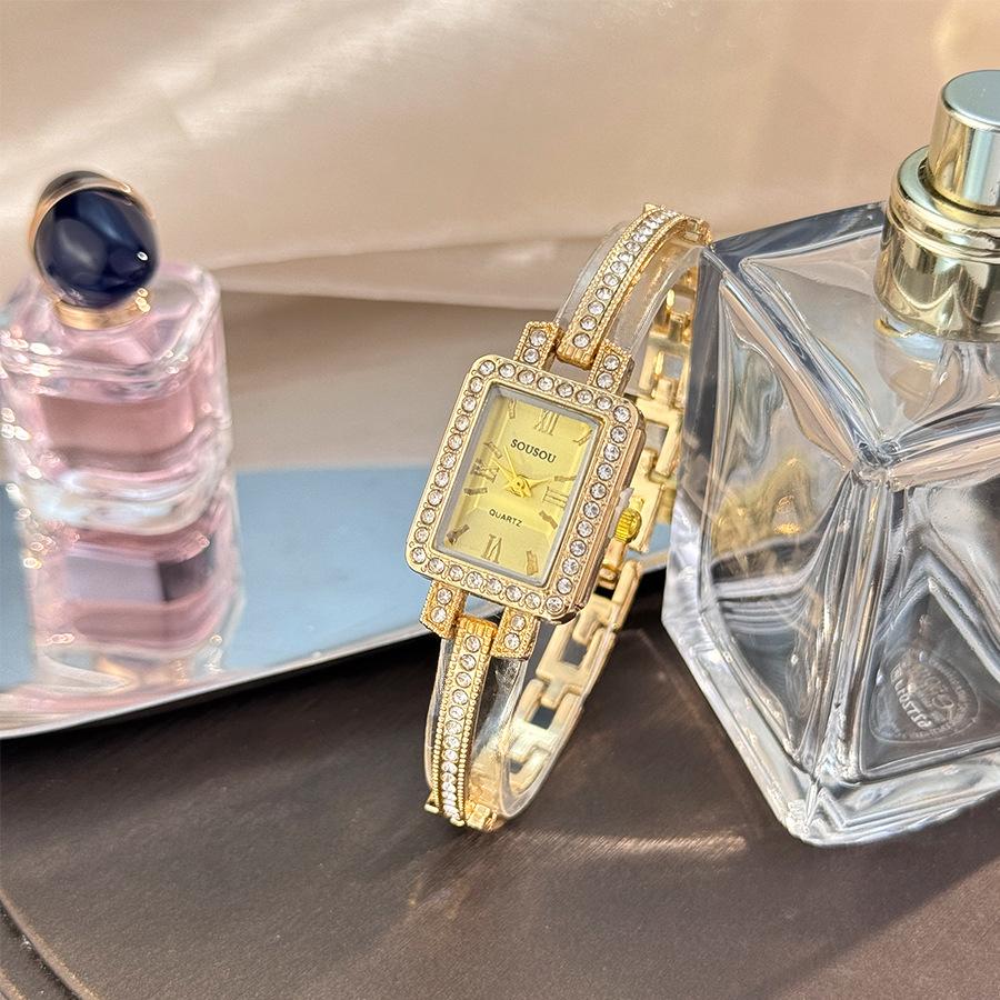 Alloy Bracelet Watch Square Medieval Exquisite Quartz Watch Women's Light Luxury Watch