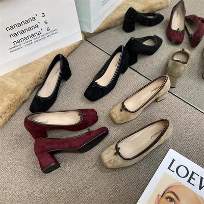 Мода 2025 Весна и Осень Новый Стиль Туфли-лодочки Винтаж Высокий Каблук Молочные Туфли Повседневные Бархатная Поверхность Туфли Мэри Джейн