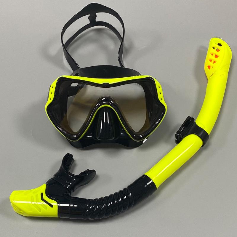 Snorkeling & Diving Set: Large Frame Silicone Mask and Snorkel for Men and Women