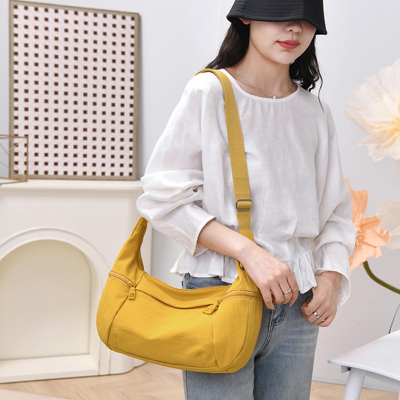 Trendy Large Capacity Dumpling Shaped Shoulder Bag for Women Commuter Casual Versatile Crossbody Bag Lightweight Sports Bag