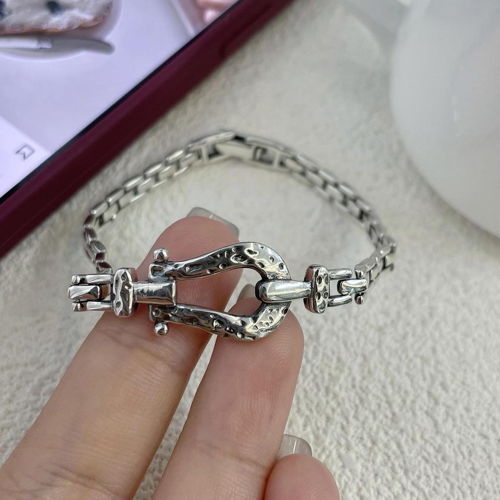 Silver Horseshoe Texture Bracelet: Women's Sterling Silver Niche Fashion Bangle, High-End Ins Style Jewelry