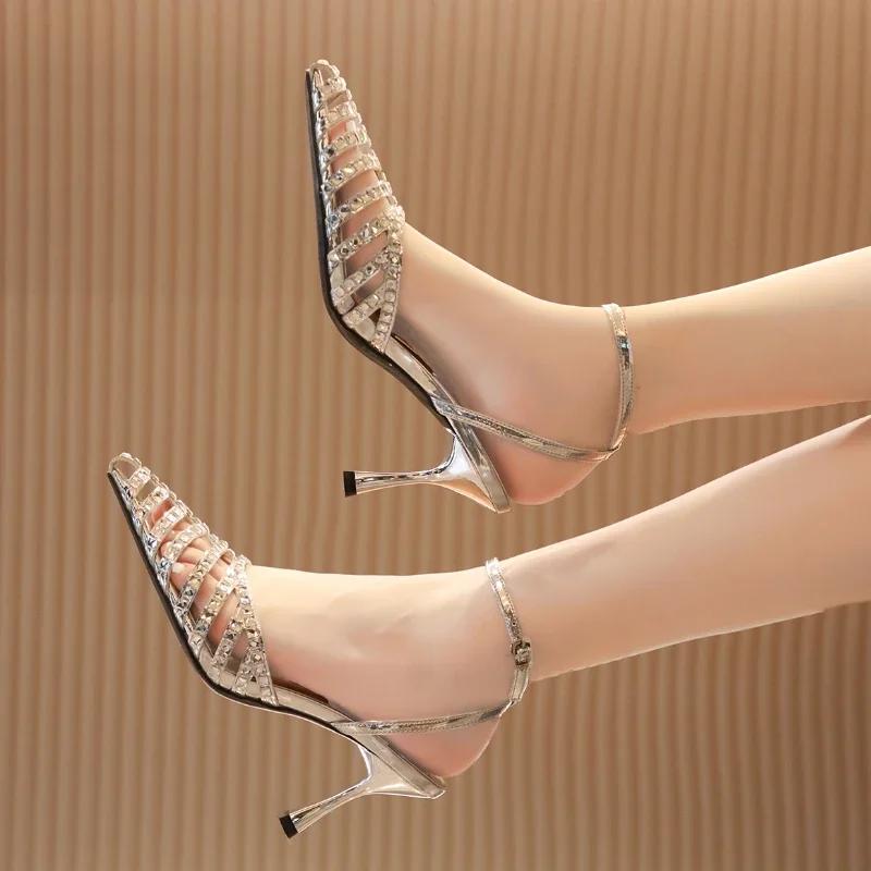 Модная женская обувь 2024 года, высококачественные женские босоножки с ремешком на щиколотке, летние сандалии с острым носком и пряжкой, туфли на шпильке или тонком каблуке, неглубокие босоножки