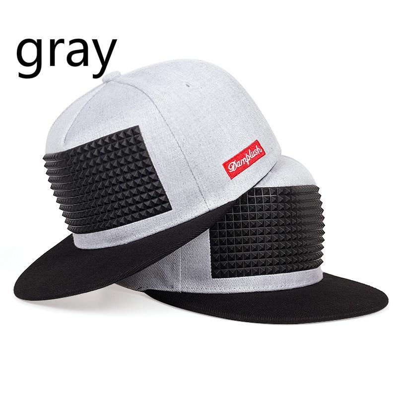 Хип-хоп Snapback хлопковая бейсболка с пирамидальными шипами и регулируемой посадкой
