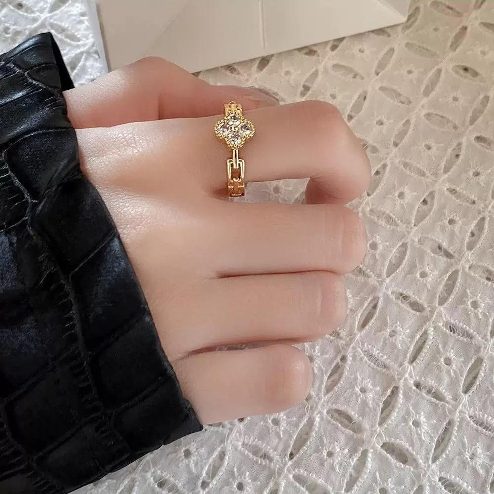 New High-level Sense of Fashion Light Luxury Zirconia Four-leaf Clover Ring Versatile Lucky Grass Open Finger Ring Female