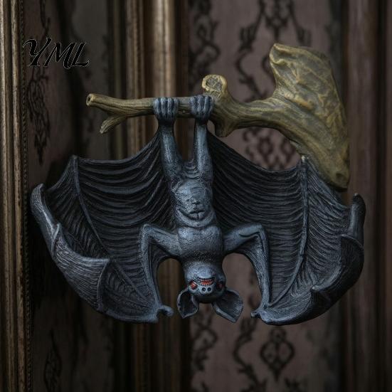 Waterproof Statue Halloween Bat Figurine, Resin Hanging Sculpture, Gothic Upside Garden Fence Accessory Down for Outdoor Tree Yard Decor Scary