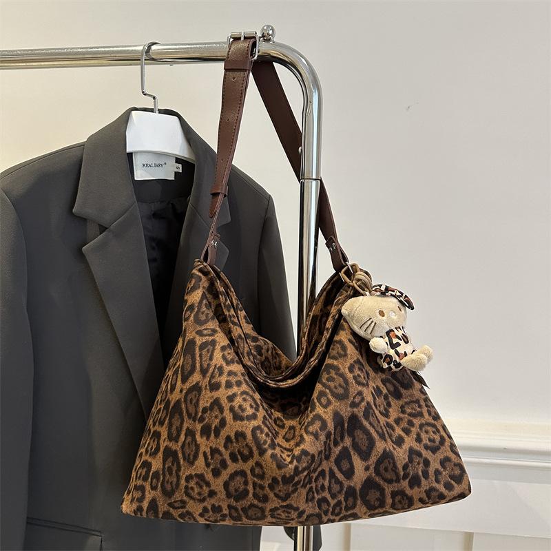 Женская сумка-мессенджер с леопардовым принтом и текстурой, большая вместимость, для поездок на работу и обратно, сумка через плечо в иностранном стиле, женская сумка-тоут
