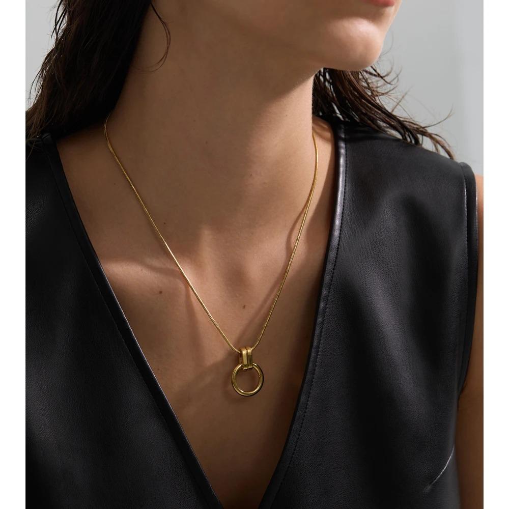 Trendy stainless steel round pendant fashion necklace, gold-plated basic jewelry accessory, waterproof (gold, 3 pieces)