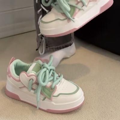 Маленькие белые туфли женские 2025 весна и осень новые сетчатые дышащие на платформе спортивные туфли дизайнерские нишевые повседневные кеды