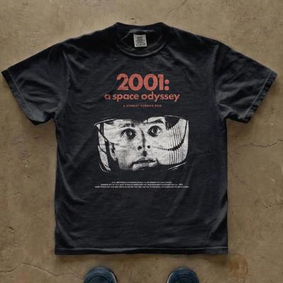 Футболка «Космическая одиссея 2001» | Научно-фантастическая футболка с графикой Стэнли Кубрика | Винтажная футболка с изображением астронавта из фильма