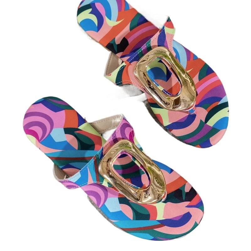 Женская обувь 2024 года, летние женские тапочки высокого качества с металлическим декором, разноцветные, с леопардовым принтом, с открытым носком, пляжные тапочки для женщин