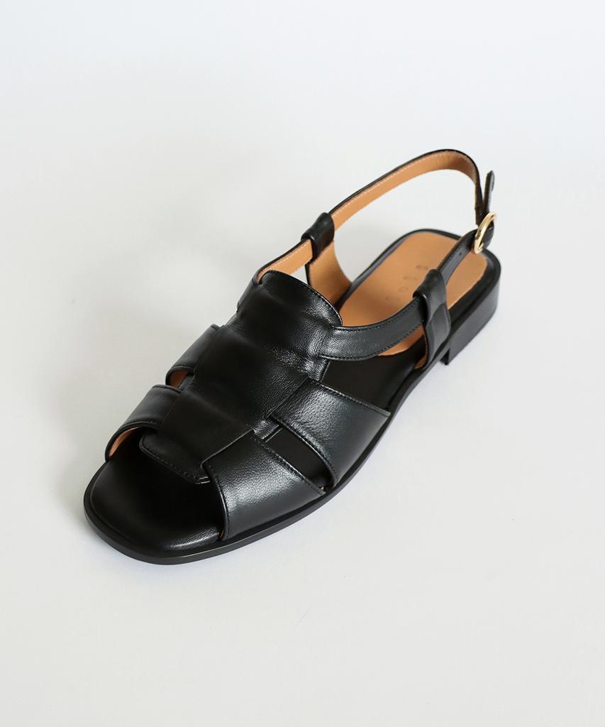 Heenn Open-Toe Fisherman Sandals. Black