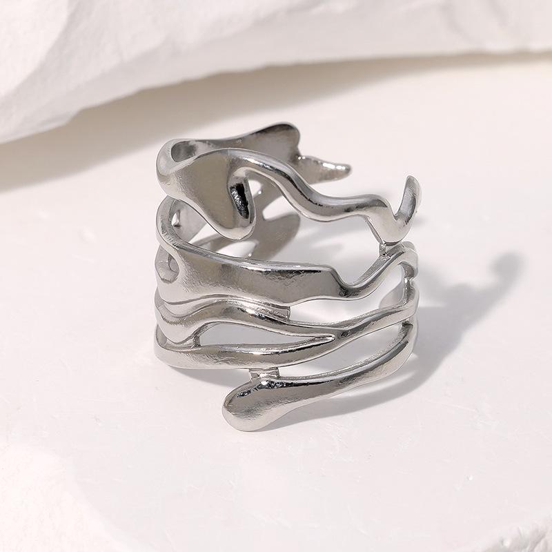 Открытое кольцо из нержавеющей стали с покрытием из 18-каратного золота: Простой, универсальный, нишевый дизайн, стойкий к выцветанию титановый стальной корпус.