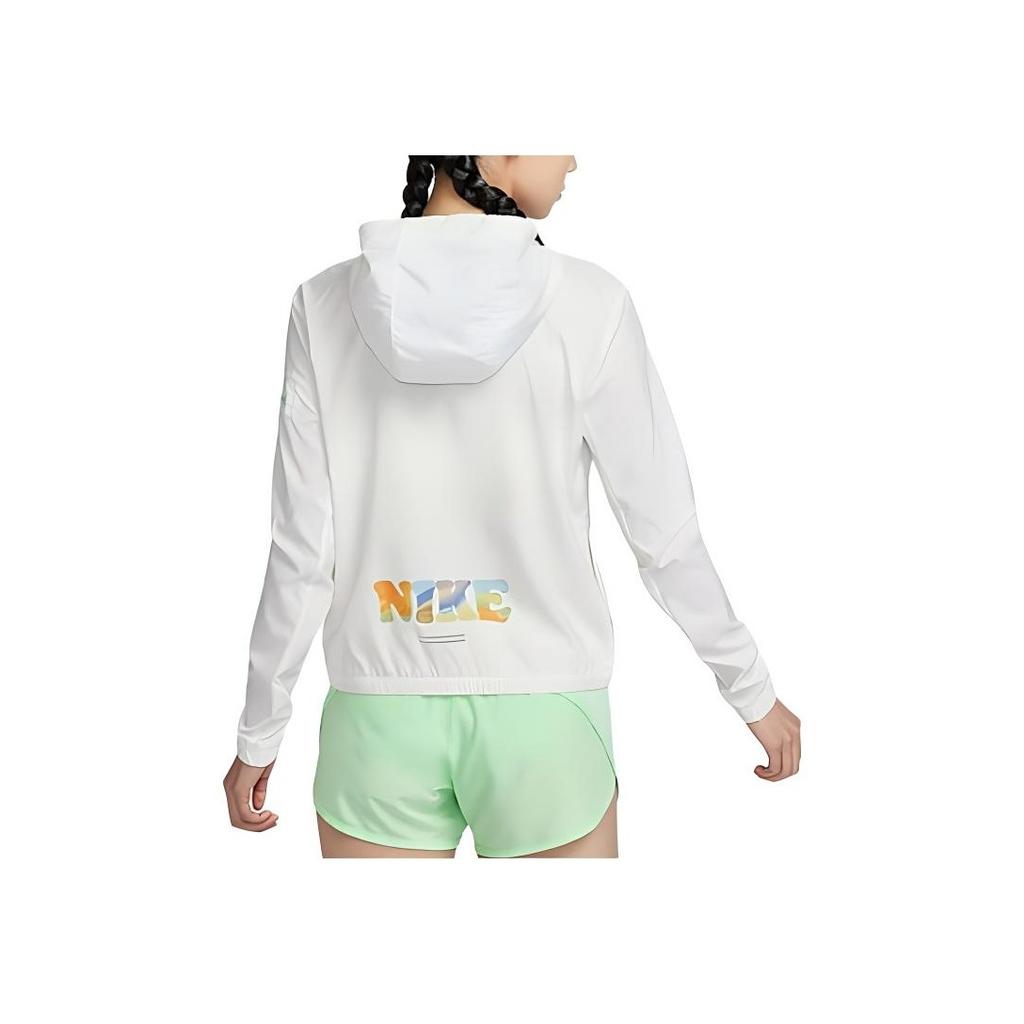 Nike Алфавитный принт Дышащая легкая солнцезащитная тканая куртка с капюшоном Женская куртка белого цвета HJ3948-133