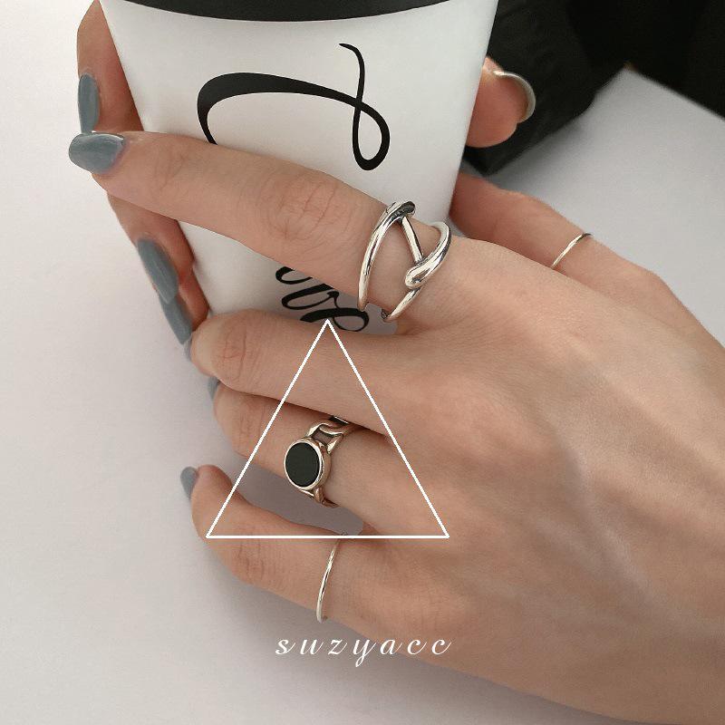 Trendy Minimalist Korean Vintage Stacking Rings for Women - Influencer-Approved Light Luxury Style.