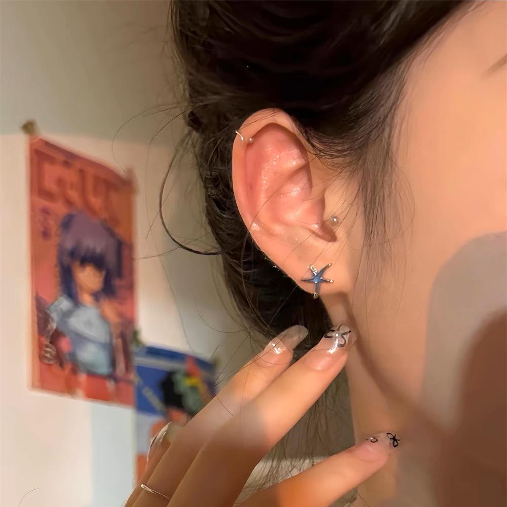 Компактные женские эмалевые серьги-пусеты 'Синяя морская звезда' 2024 - Уникальный дизайн