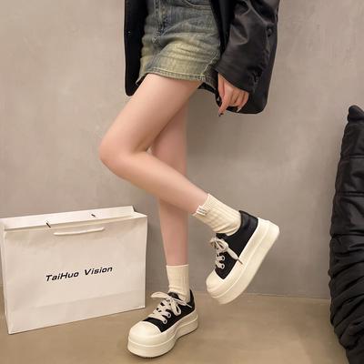 Модные повседневные универсальные туфли на платформе-маффине осенью 2025 года, новые туфли-лодочки на кукольном каблуке, увеличивающие рост, бархатные одинарные туфли для женщин