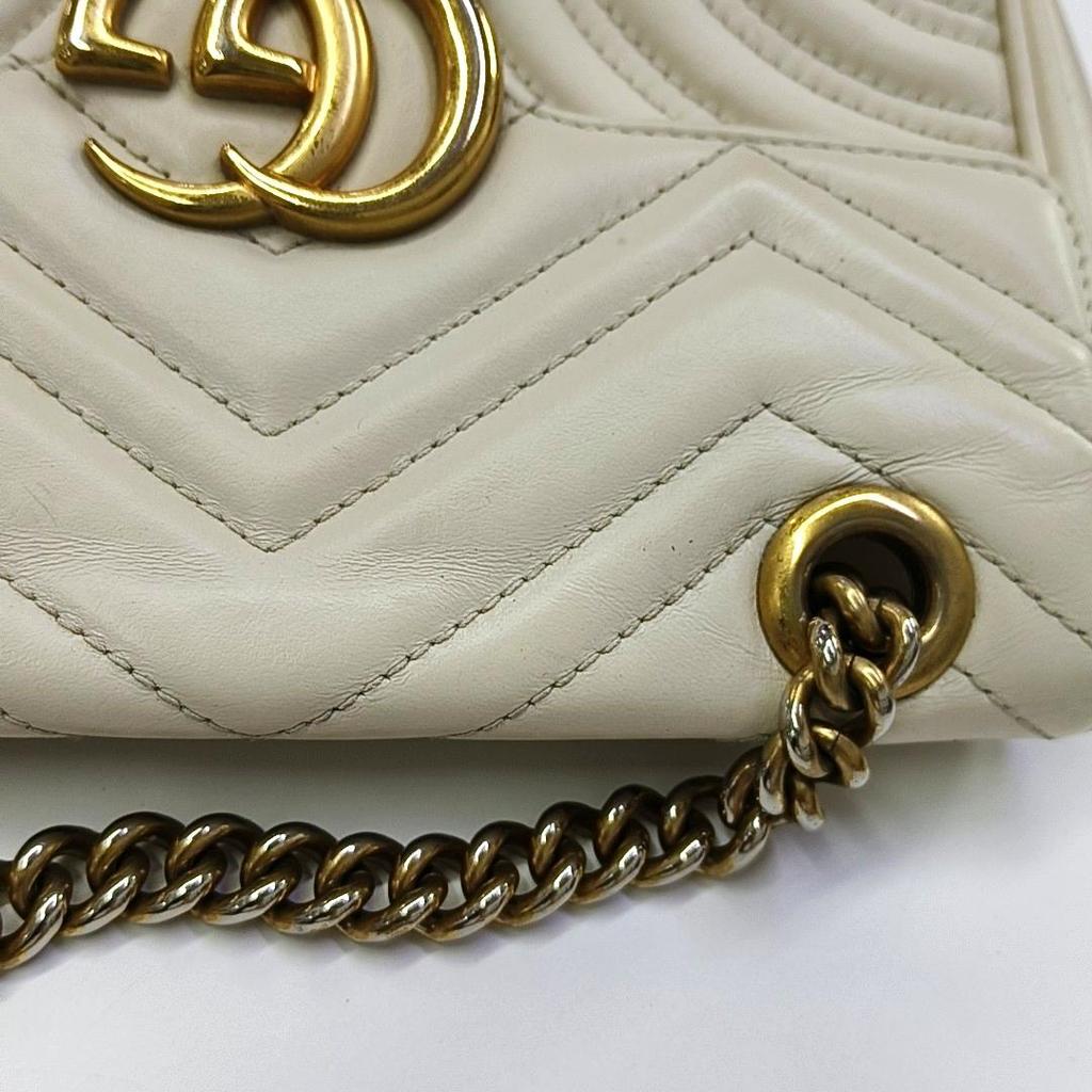[Pre-Owned] GG Marmont Double G Logo Studded Spring Clip Flap V Quilted Leather Mini Shoulder Bag - Good #15RGI17