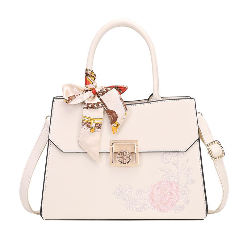 New Chinese-style embroidered handbag for women 2024 new model light luxury bridal wedding bag birthday gift mom bag