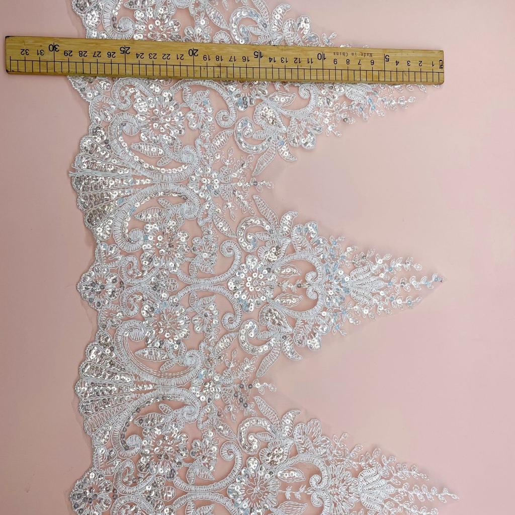 Car Bone Lace Bone Rope Embroidery Sequins Lace Three-In-One Computer Embroidery Beads Width 30Cm