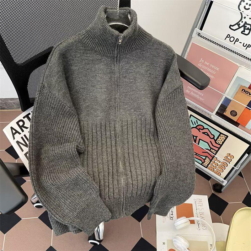 Унисекс осенний свитер с высоким воротником: Стильный дизайн крупной вязки для непринужденного комфорта