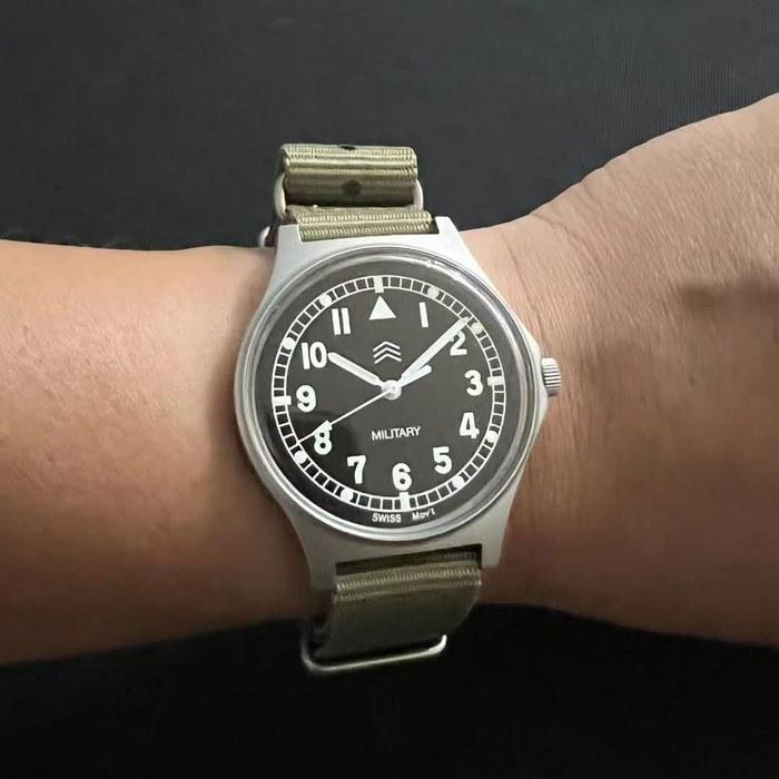 [Naval Watch Co.] Военные часы Mil.-03 Тип Королевской Армии Циферблат: Черный, полоса: Оливково-зеленый