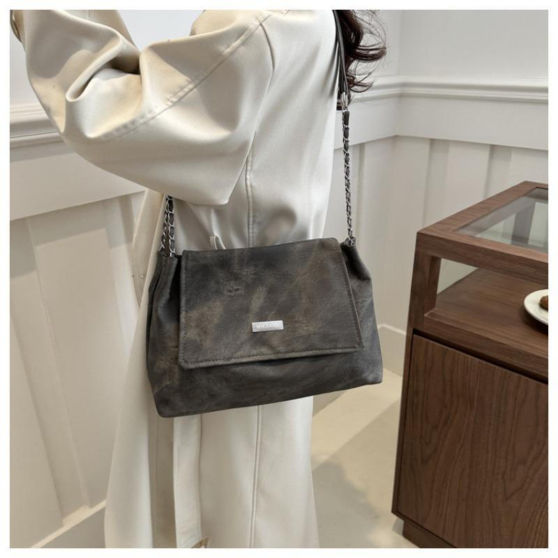 High-quality Retro Large-capacity Shoulder Bag Slung Tote Bag Female New Chain Commuting Fashion Joker Shoulder Bag