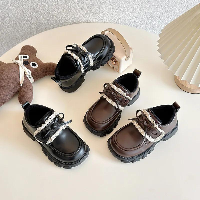 2024 Детские кожаные туфли для девочек Зима Новая мода Корейский стиль Принцесса Элегантный бантик Мягкая подошва Универсальные плюшевые лоферы