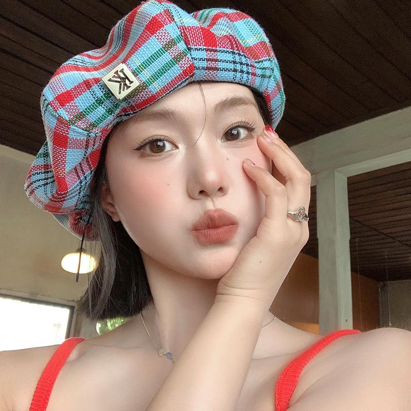 Retro plaid beret hat women's spring summer casual versatile literary painter hat showing face newsboy hat