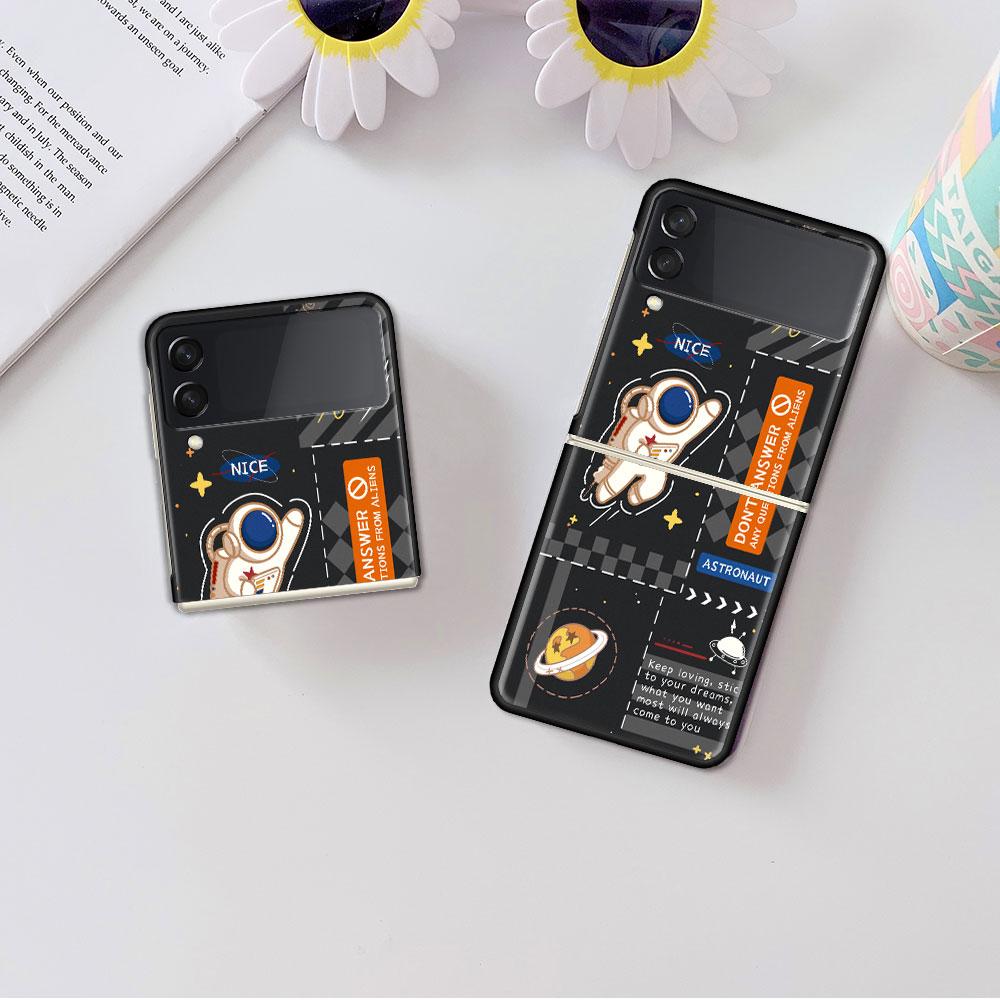 Роскошный чехол для Samsung Galaxy Z Flip 4 3 5G Черные жесткие ПК чехлы для телефона Модная задняя крышка ZFlip Funda Модный крутой астронавт Sac